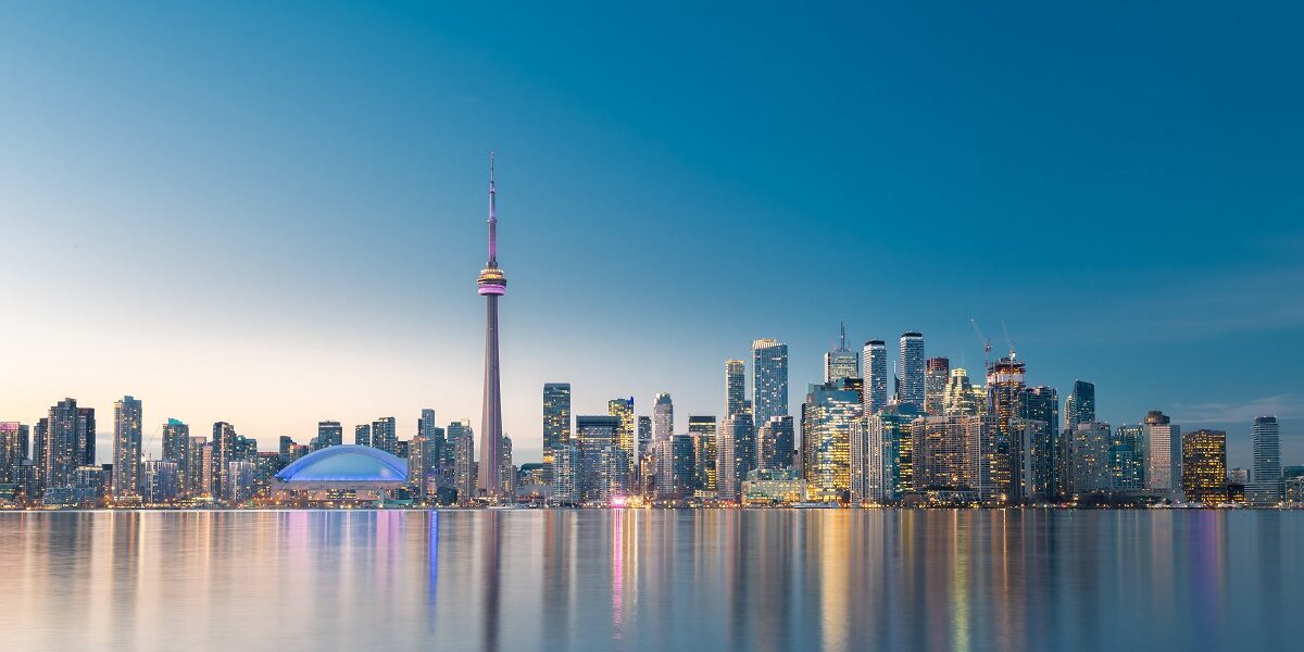 Toronto-skyline-CNTower-panorama