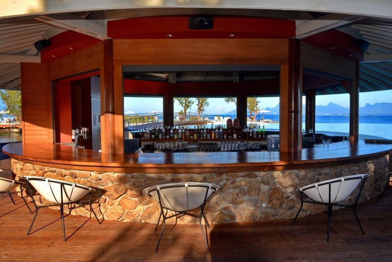 canada-experience-papeete-Te-Moana-Tahiti-Resort-Taapuna-Bar-Restaurant