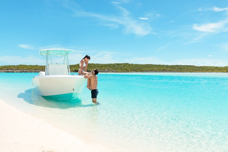 canada-experience-bahamas-barca-coppia-featured