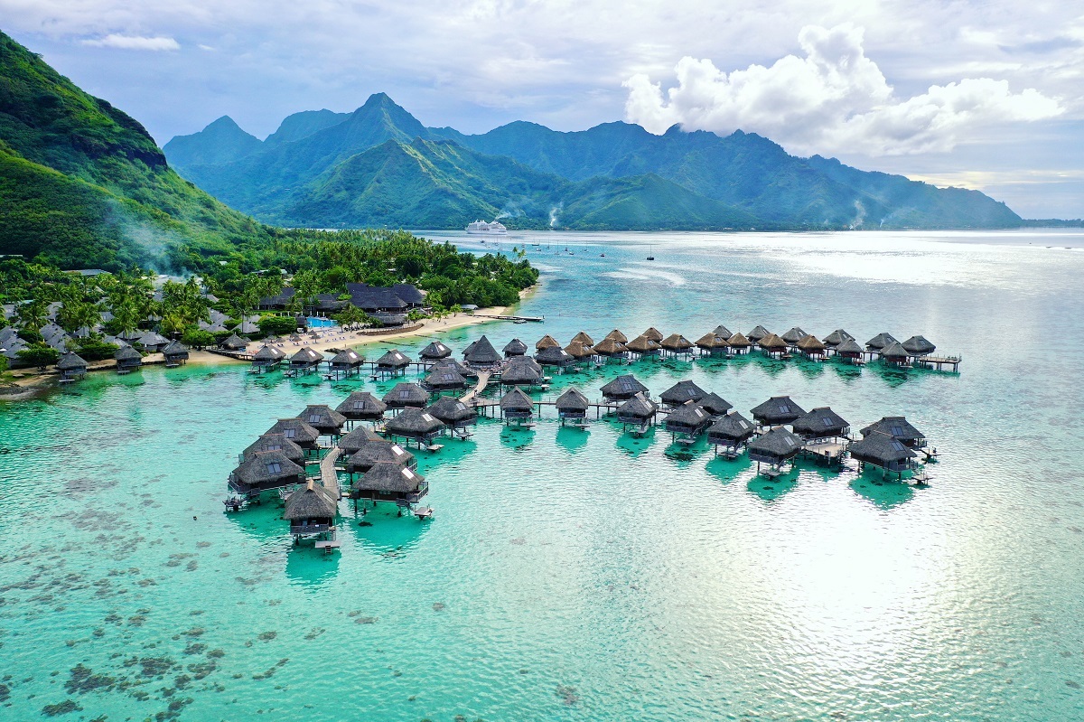 Overwater,Bungalows,In,Mo'orea,French,Polynesia