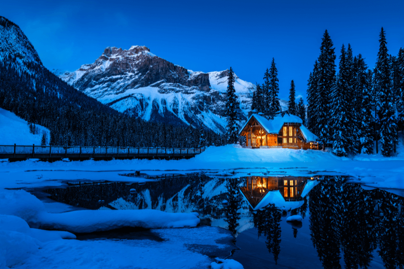 canada-experience-Emerald-Lake-sera-con-neve