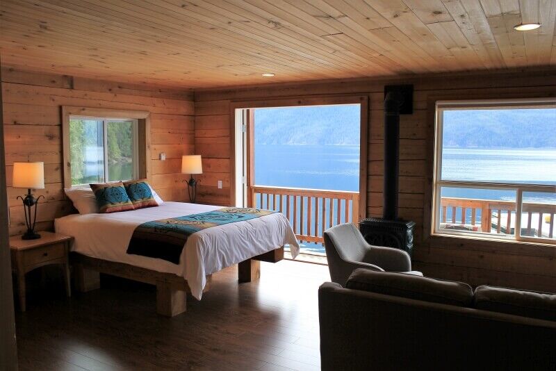 canada-experience-Klahoose-camera-standard