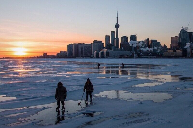 canada-experience-toronto-panorama-inverno-hockey