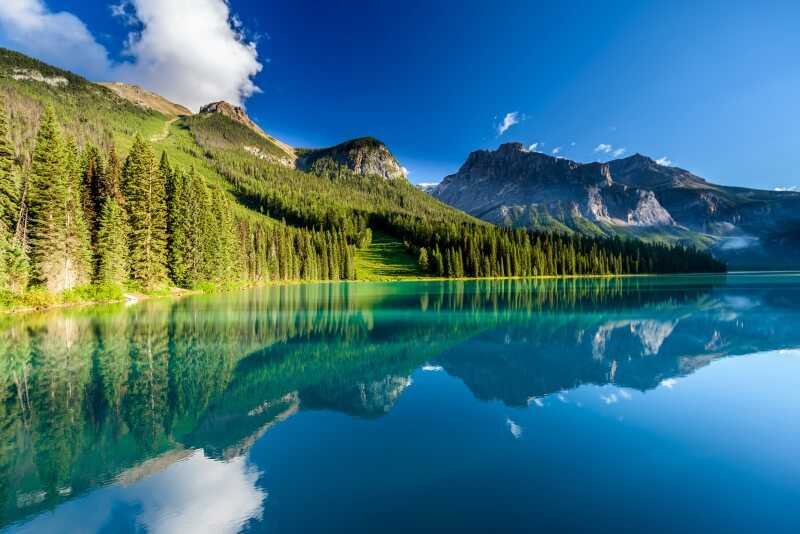 canada-experience-Lake-Emerald-featured